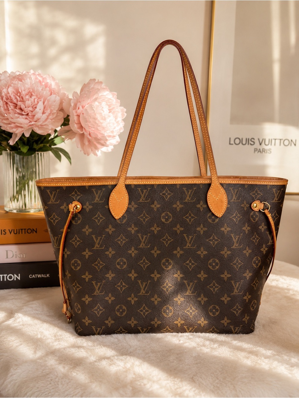 Louis Vuitton Monogram
Neverfull MM w/ Rose Ballerine
Pink Interior